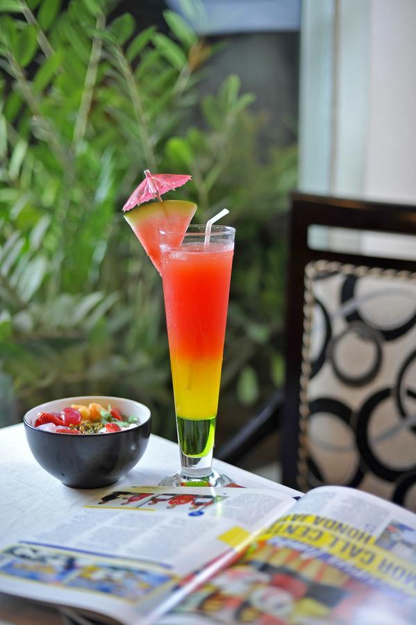 The Sun Hotel Sidoarjo Exterior foto